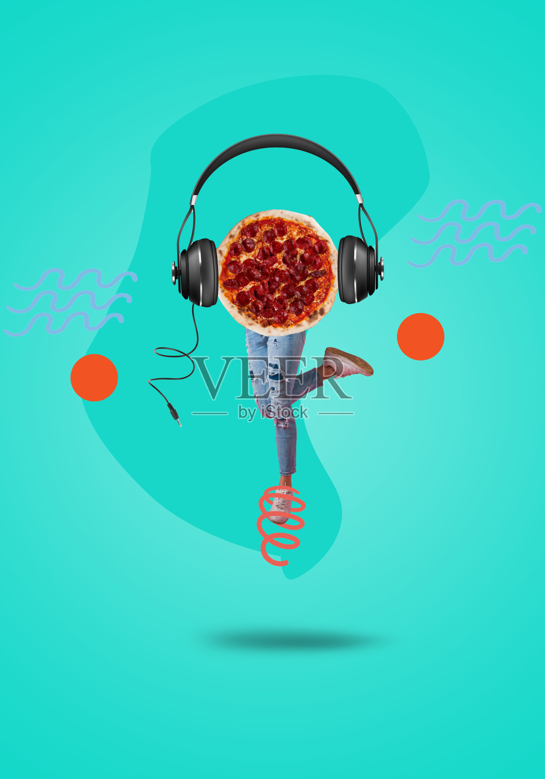 当代艺术拼贴。意大利腊肠披萨，耳机。现代食品概念。照片摄影图片