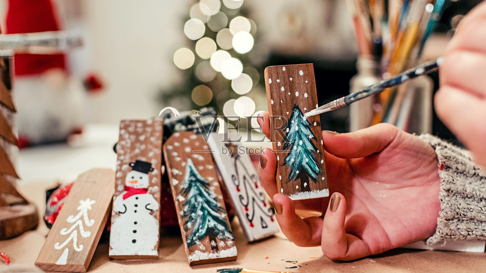 圣诞节装饰的房间照片摄影图片