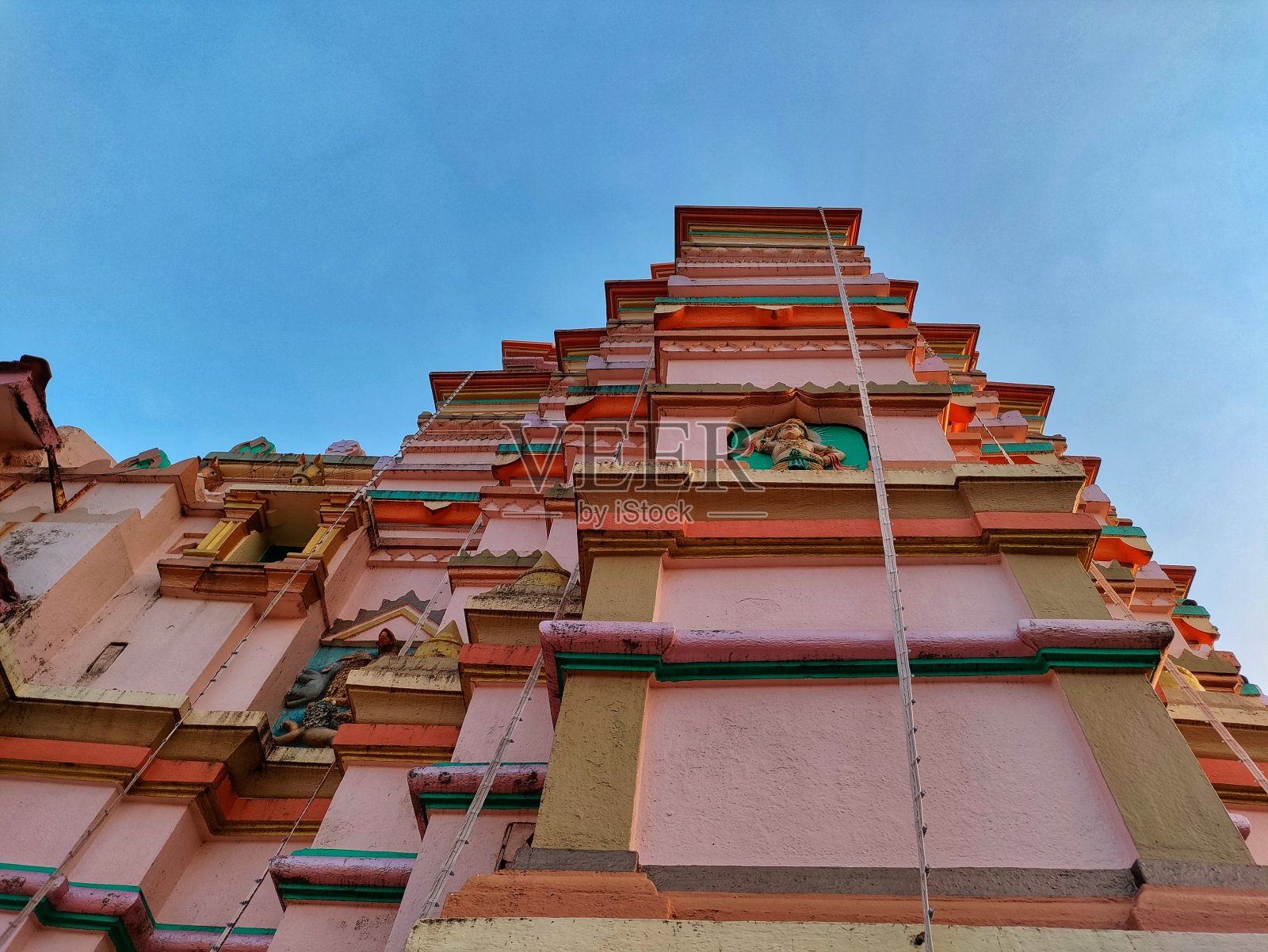 Sri Kunkeshwar寺庙，这座寺庙是献给康坎或沿海马哈拉施特拉邦的湿婆神。,印度。照片摄影图片