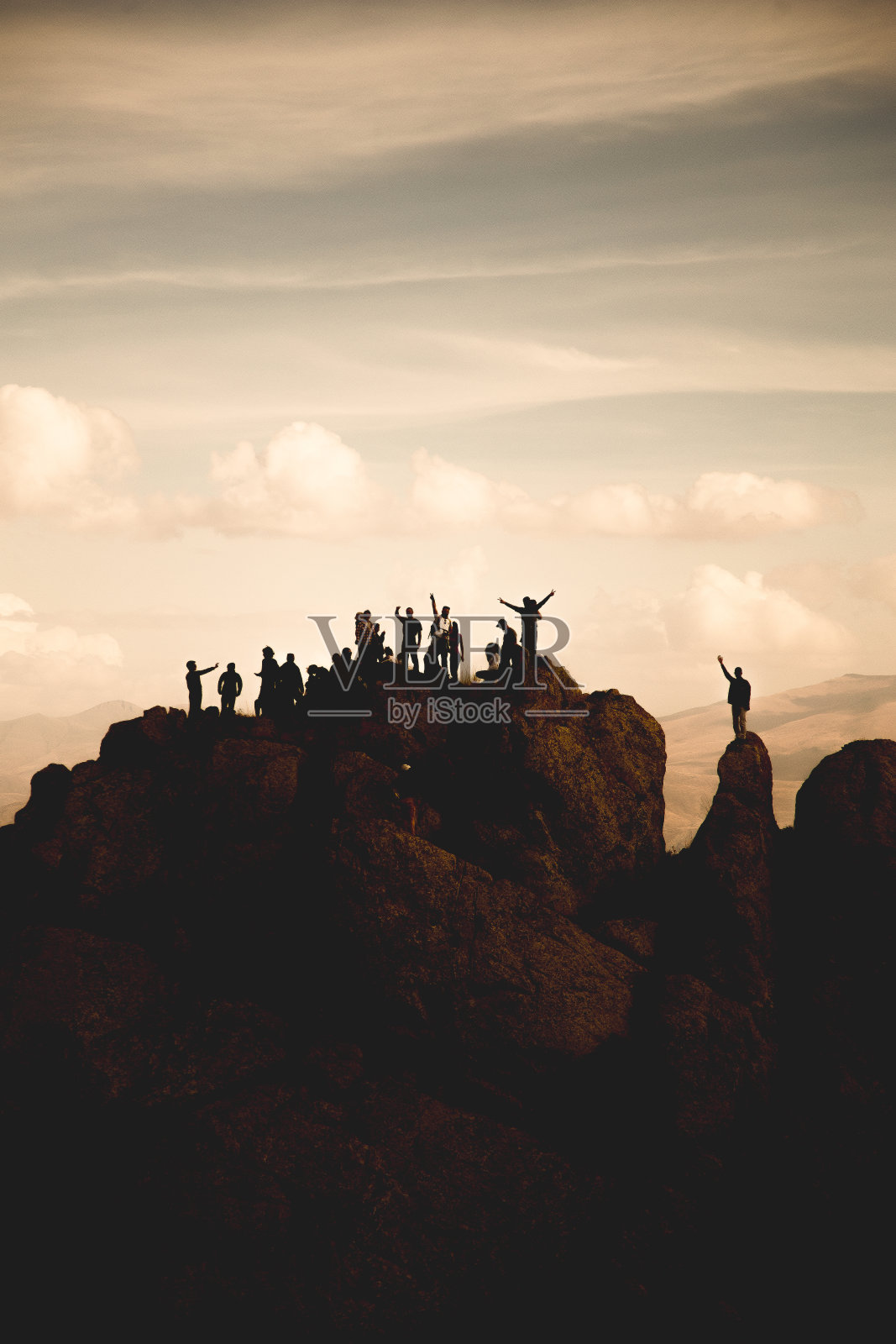 徒步旅行者在上面照片摄影图片