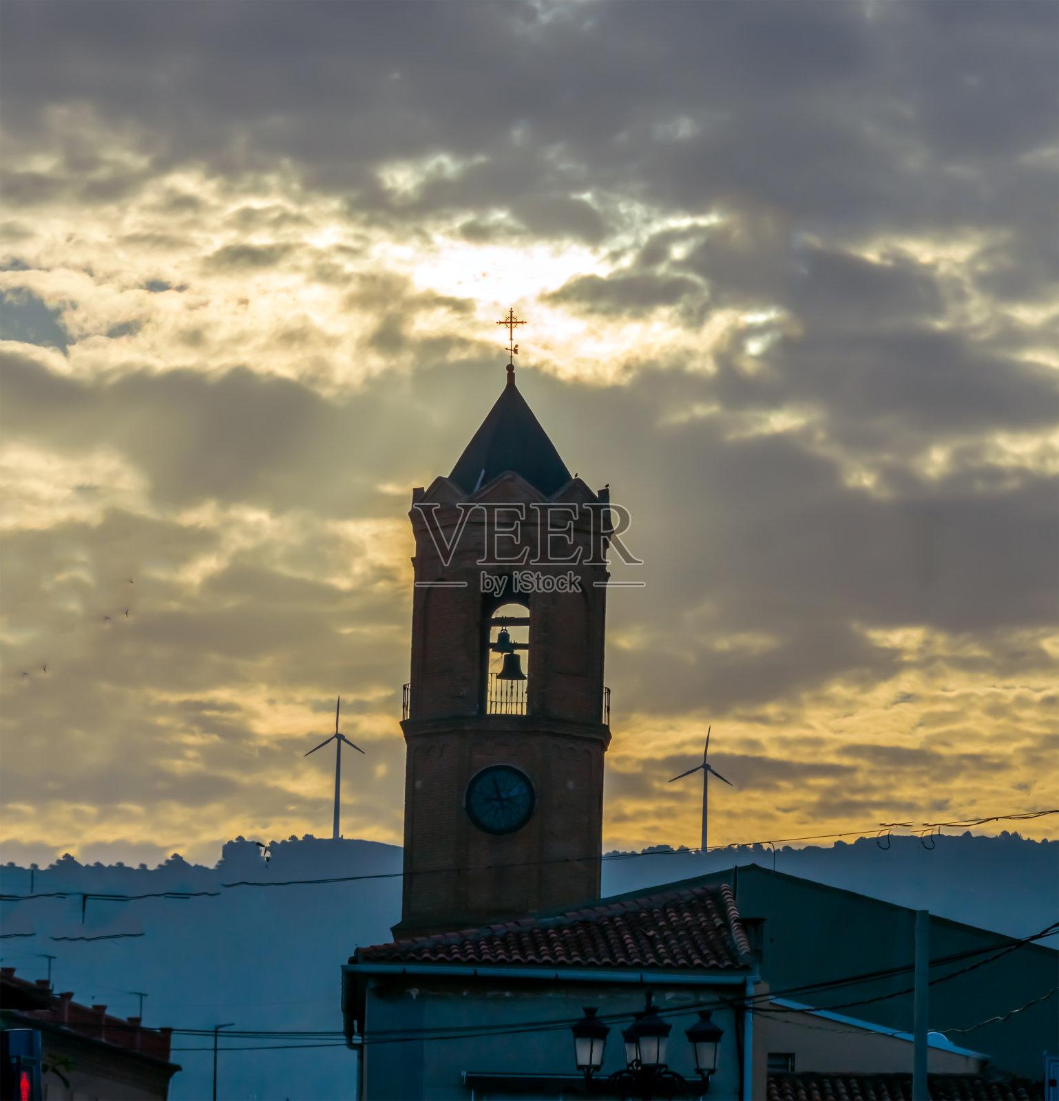 教堂日出云交叉照片摄影图片