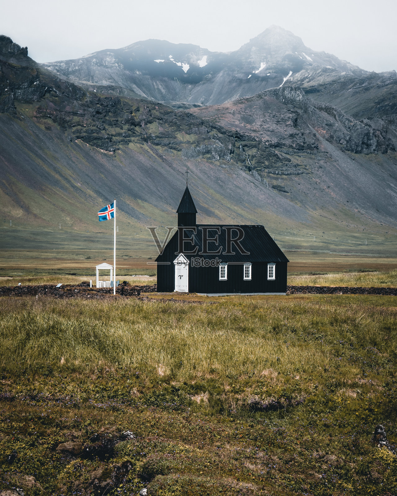 冰岛著名的布迪尔黑人教堂照片摄影图片