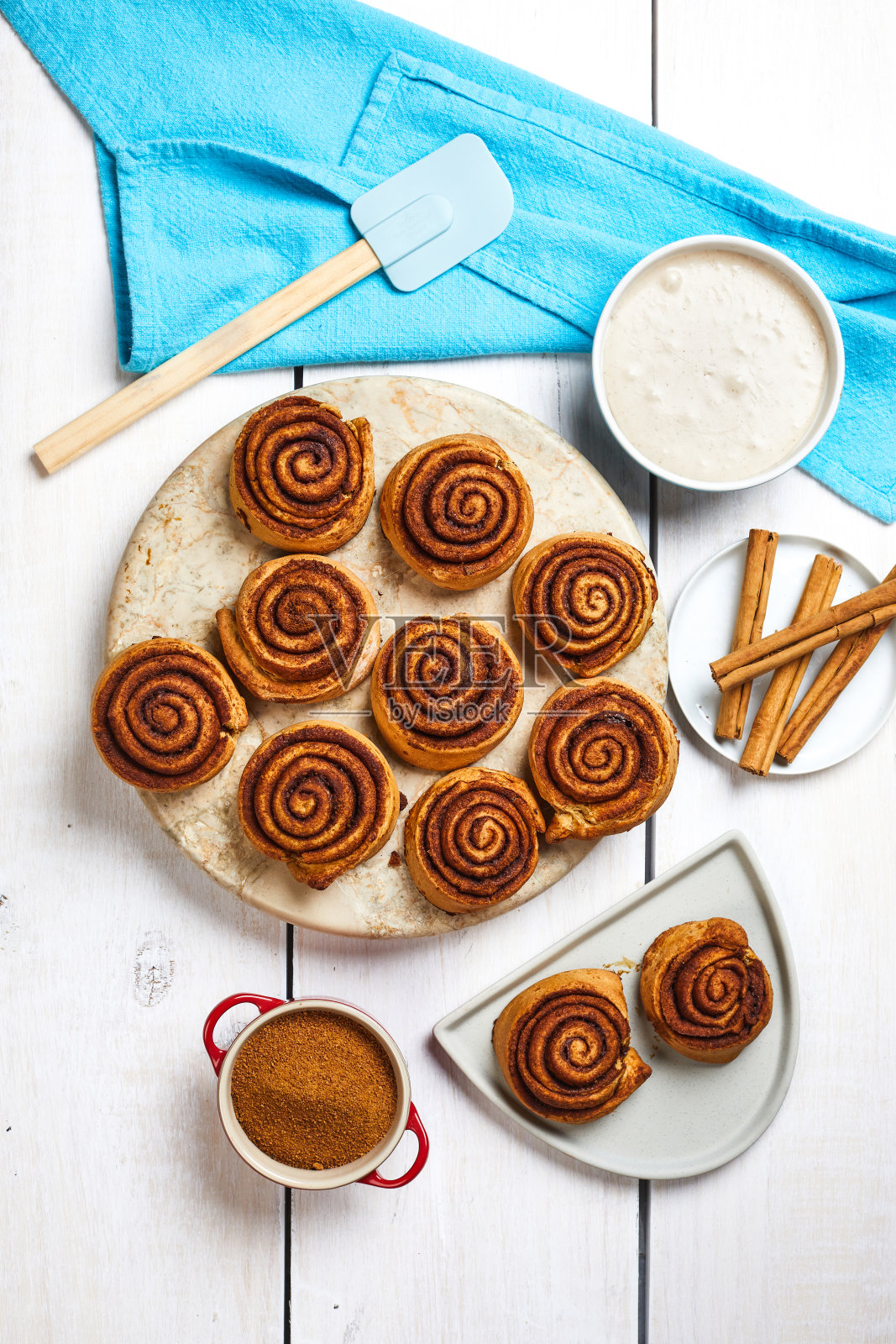 肉桂卷的俯视图照片摄影图片