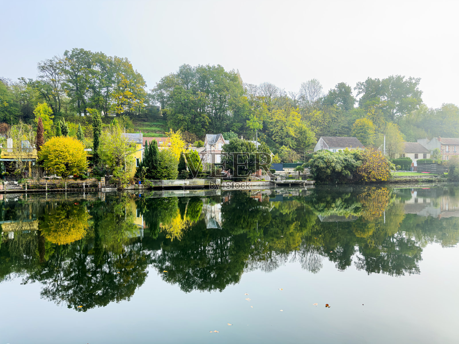 法国内摩尔老村街景照片摄影图片