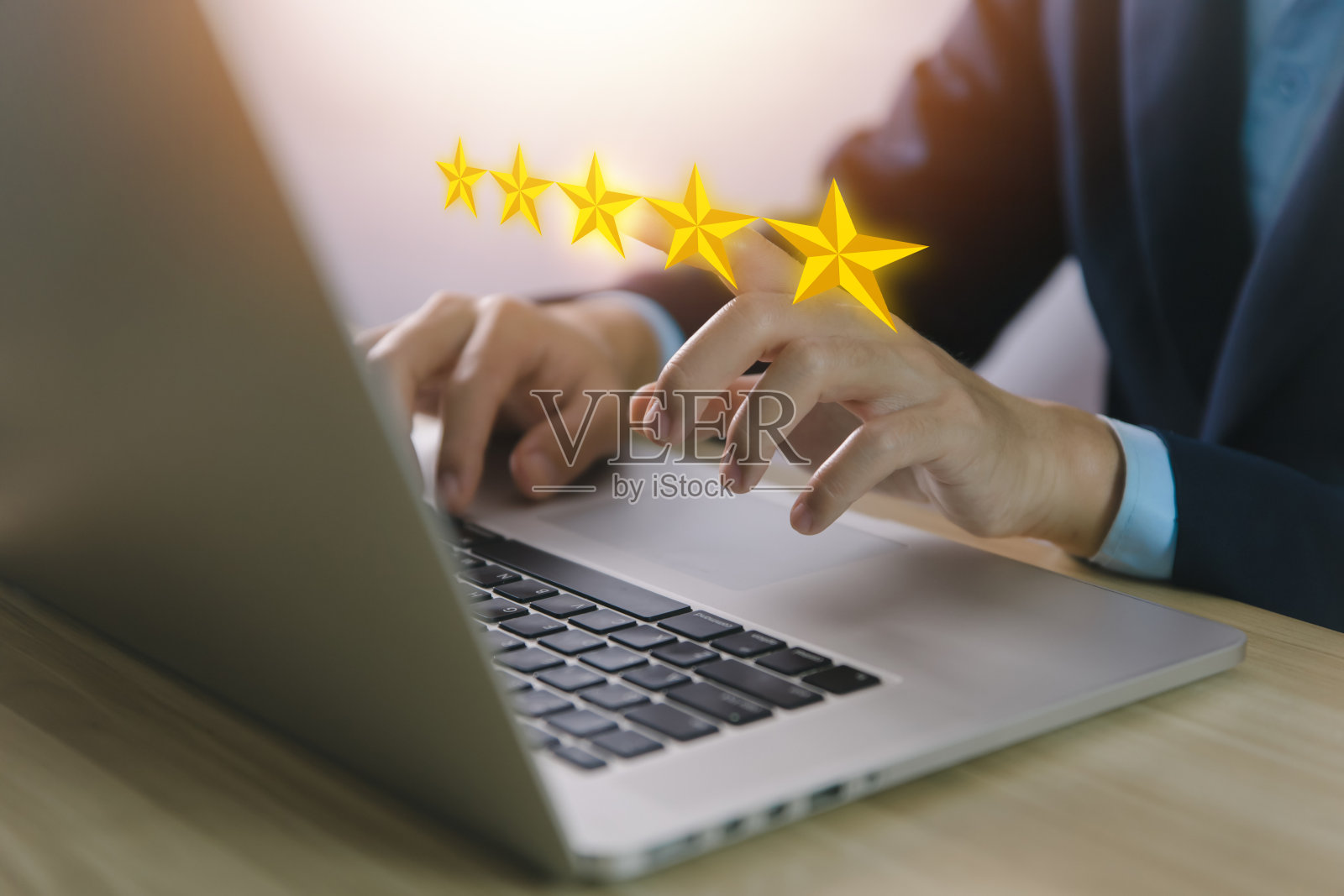 积极的客户评价。满意度调查的理念、意见、客户服务的最佳响应来自于用户体验的刺激照片摄影图片