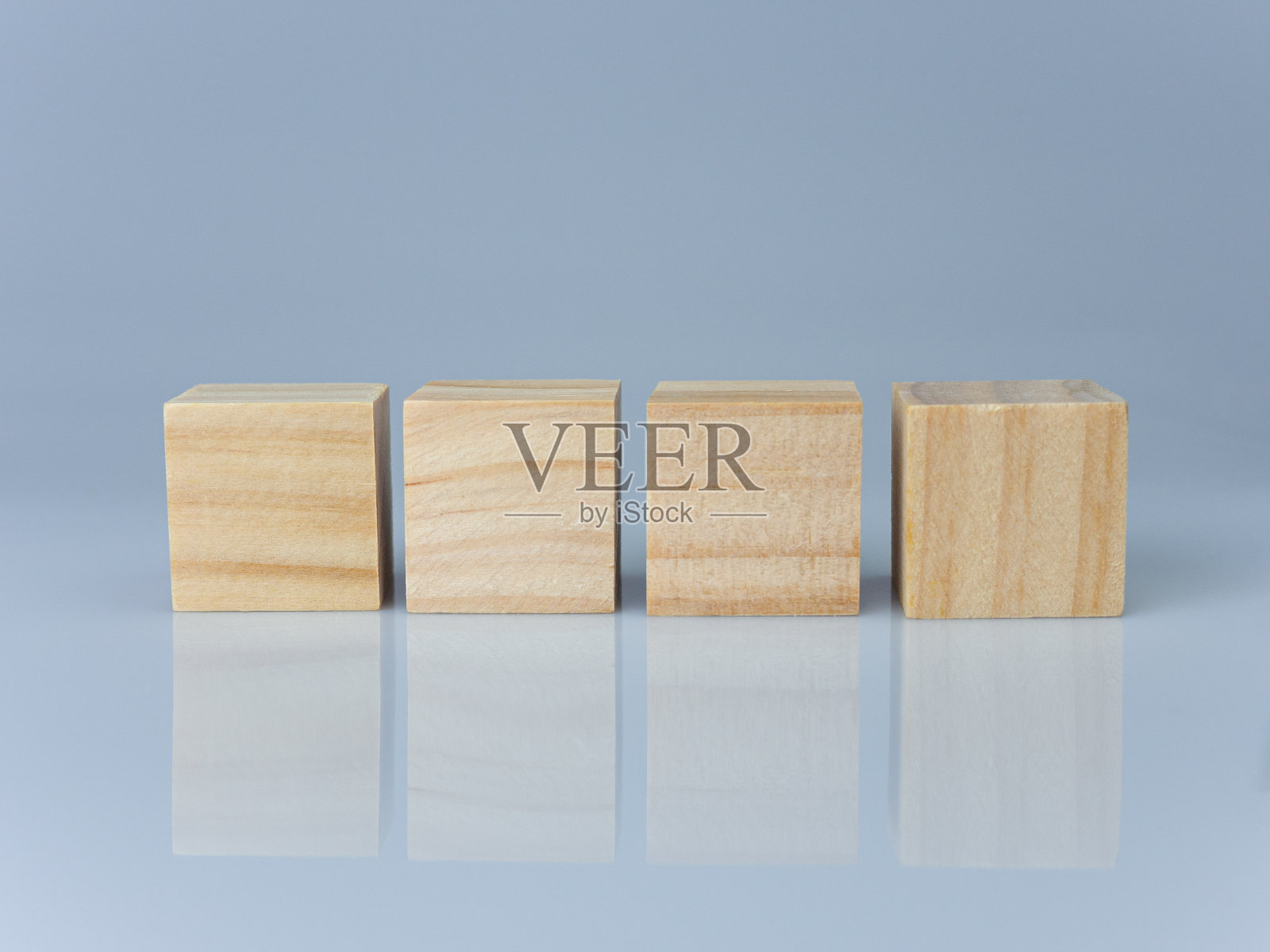 白色背景上排列着空木块。经营理念。照片摄影图片