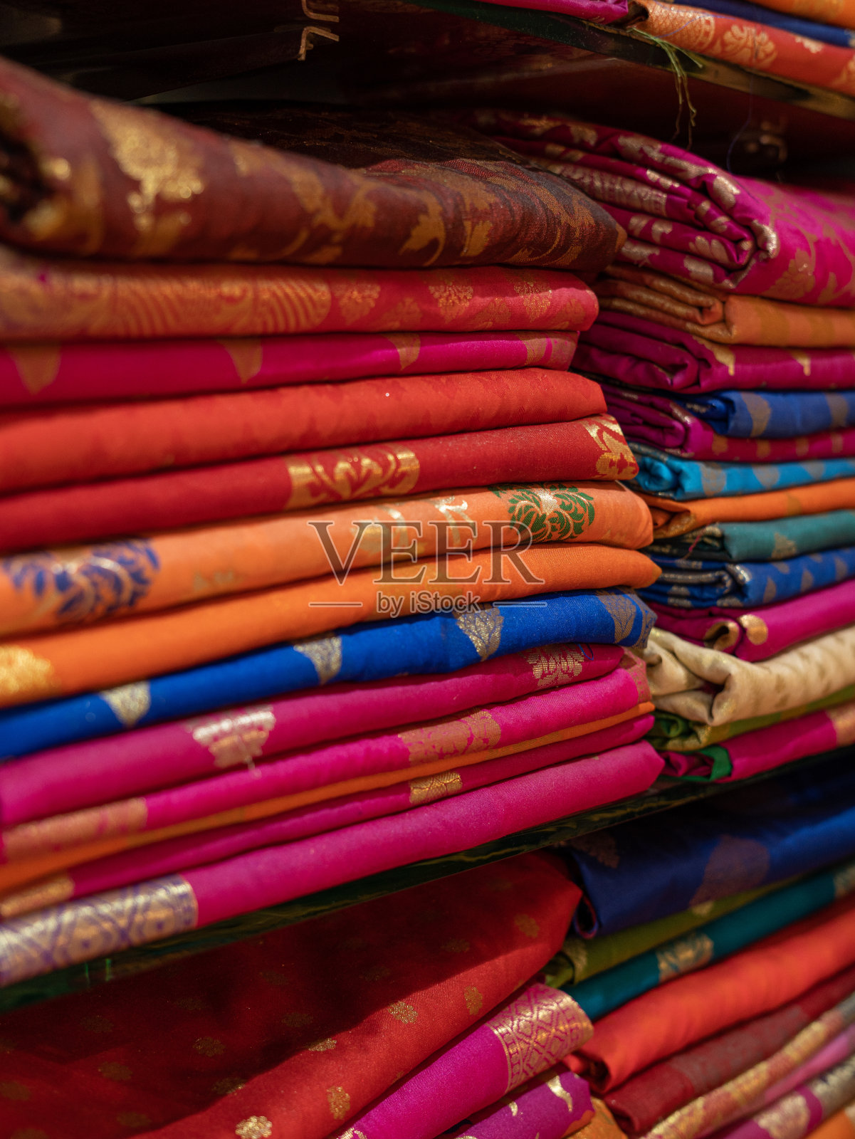 Banarasi纱丽有着美丽的质地和手工制作。照片摄影图片