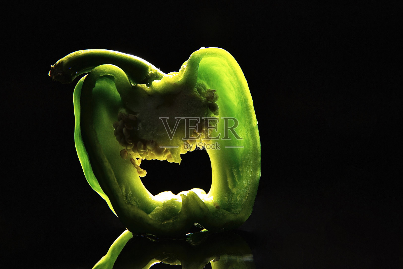 青椒切片，纵切片-库存照片照片摄影图片