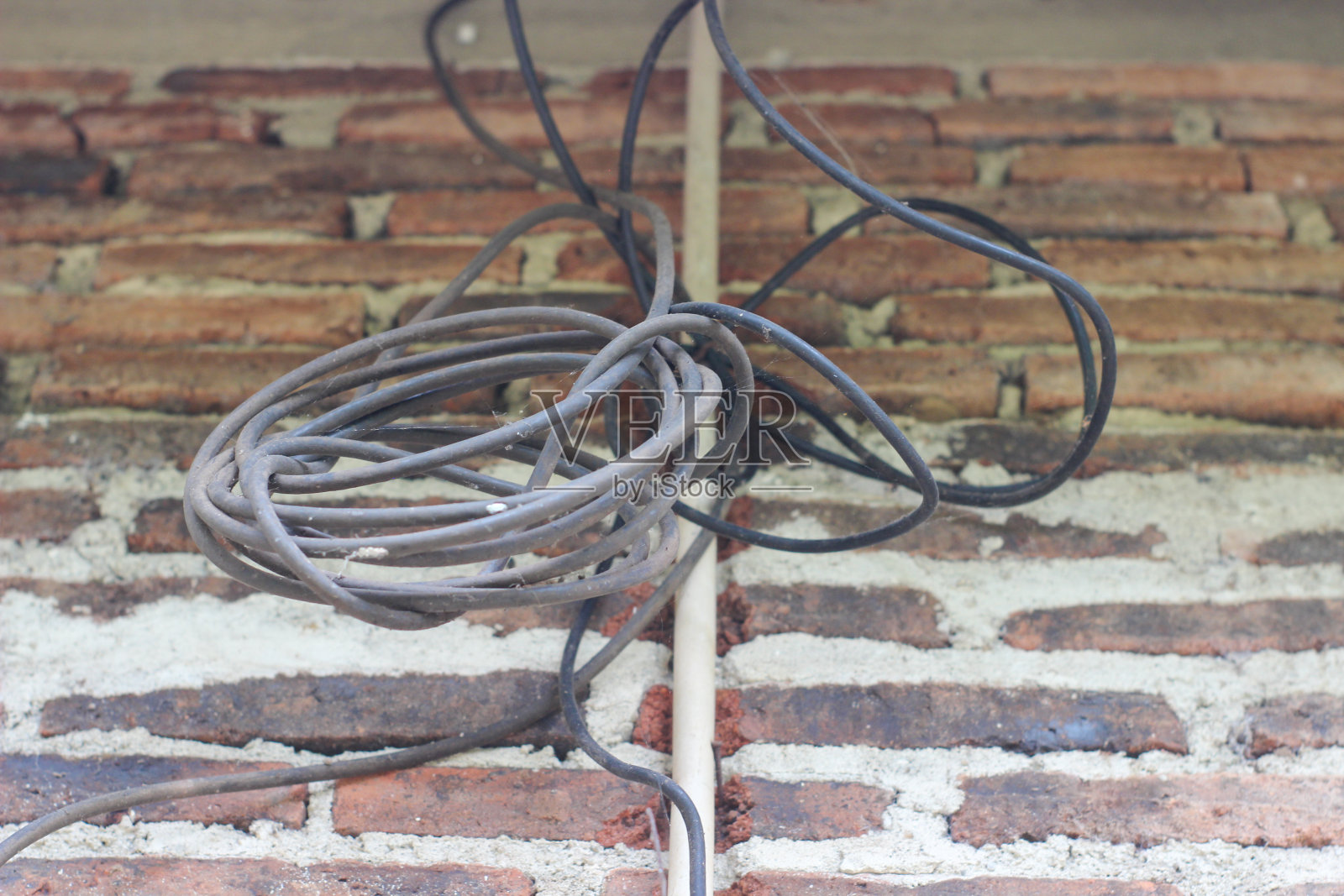 又脏又脏的电缆照片摄影图片