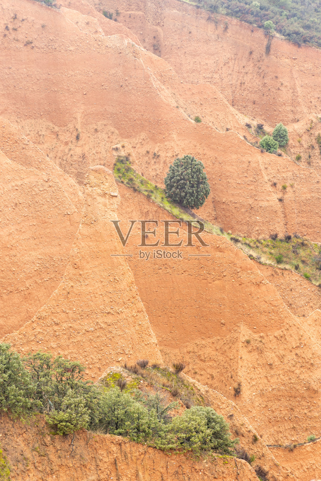 几个世纪以来，瓜达拉省和西班牙马德里之间的山谷被侵蚀，被称为拉斯卡瓦斯照片摄影图片