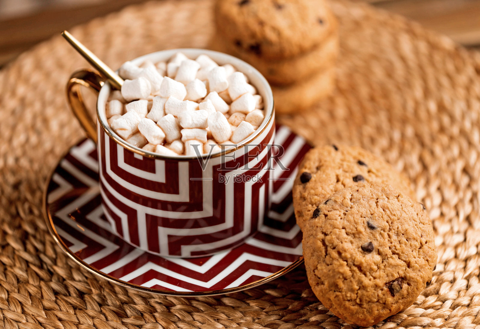 一杯加美国饼干的可可照片摄影图片