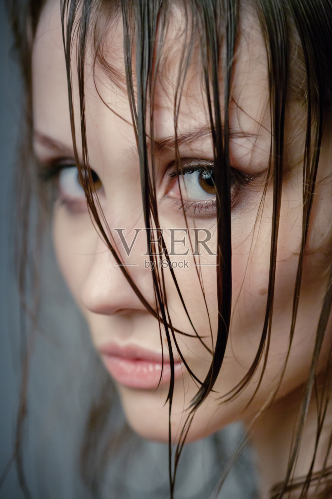 湿发人像照片摄影图片