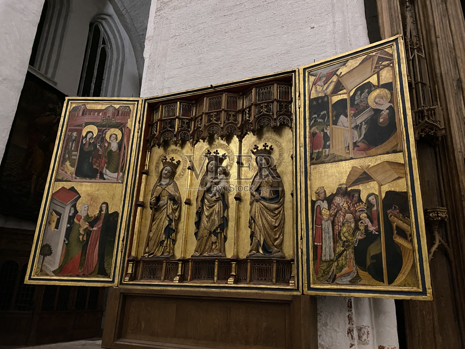 In Lübeck Cathedral照片摄影图片