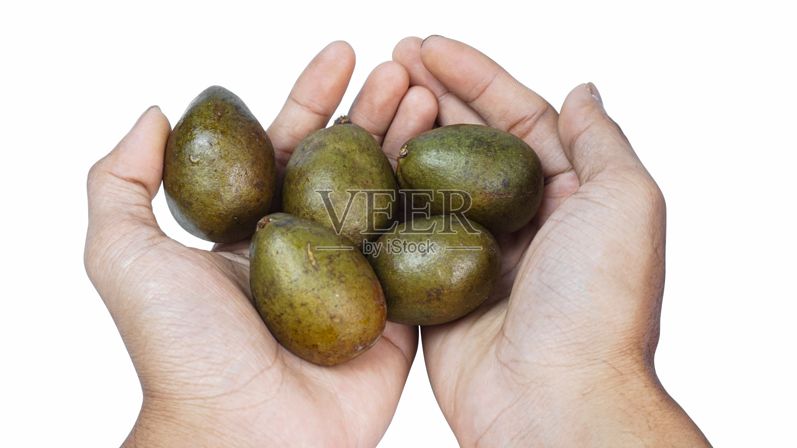 产自印度尼西亚的石榴果，白色背景下分离的石榴果照片摄影图片