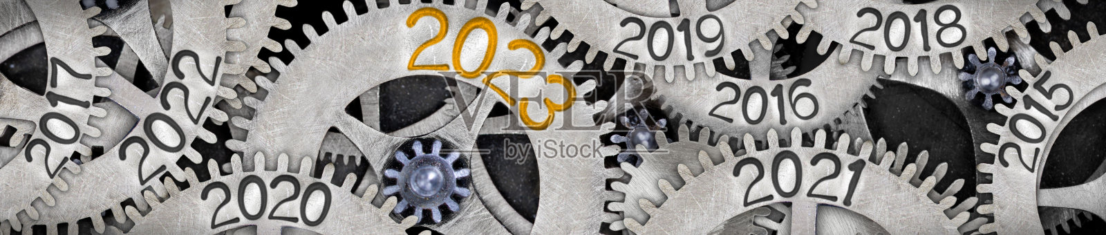 2023年新年金属车轮照片摄影图片