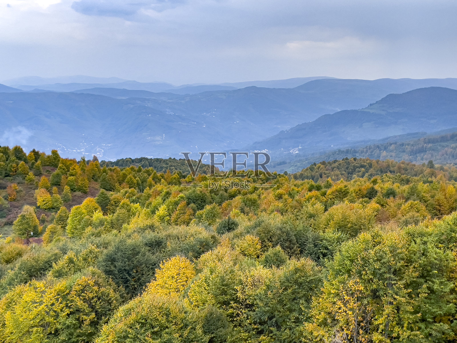 黑海高山上的秋天和自然景观照片摄影图片
