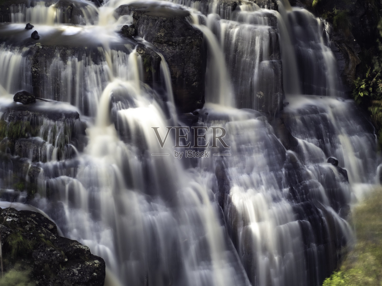 梅森瀑布金湖照片摄影图片