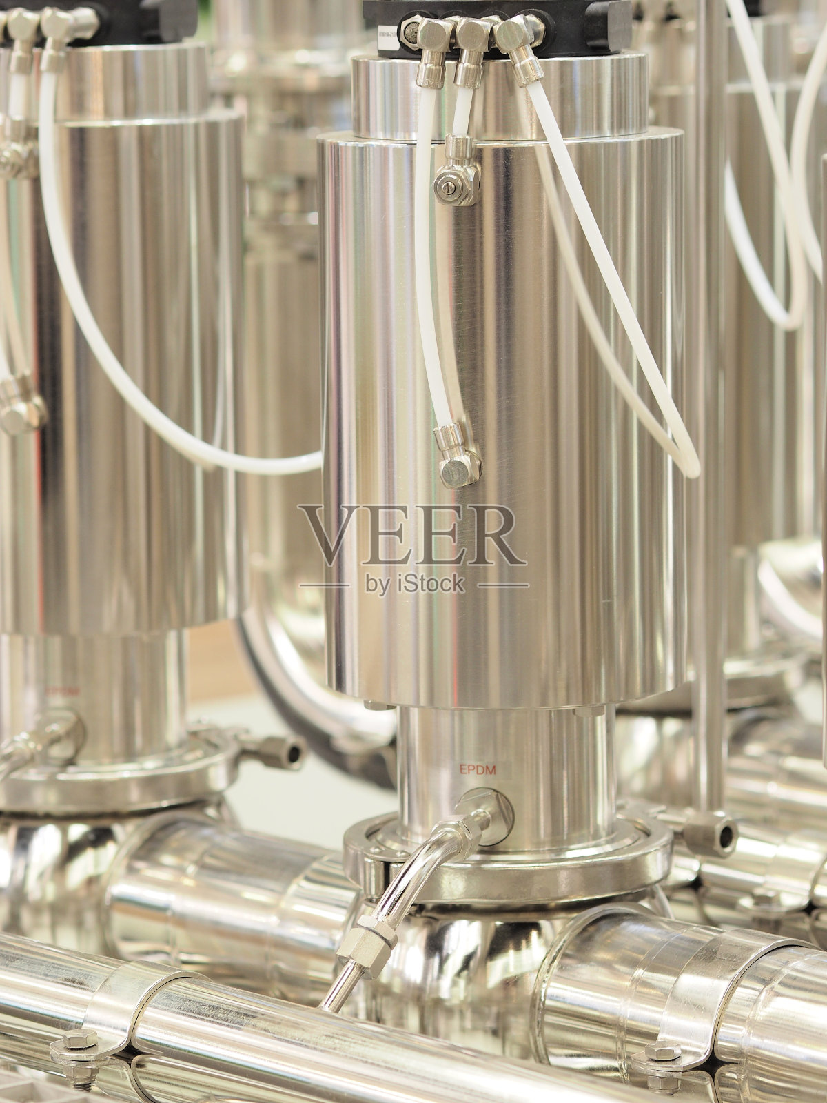 工业用不锈钢气体和流体钢瓶照片摄影图片