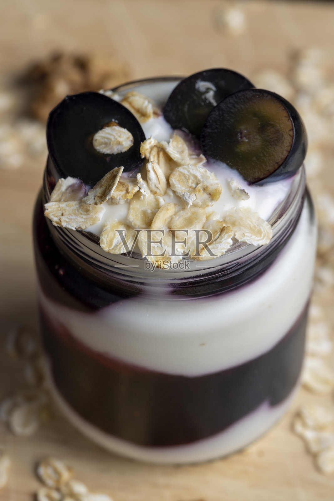 葡萄味的甜酸奶，近距离照片摄影图片