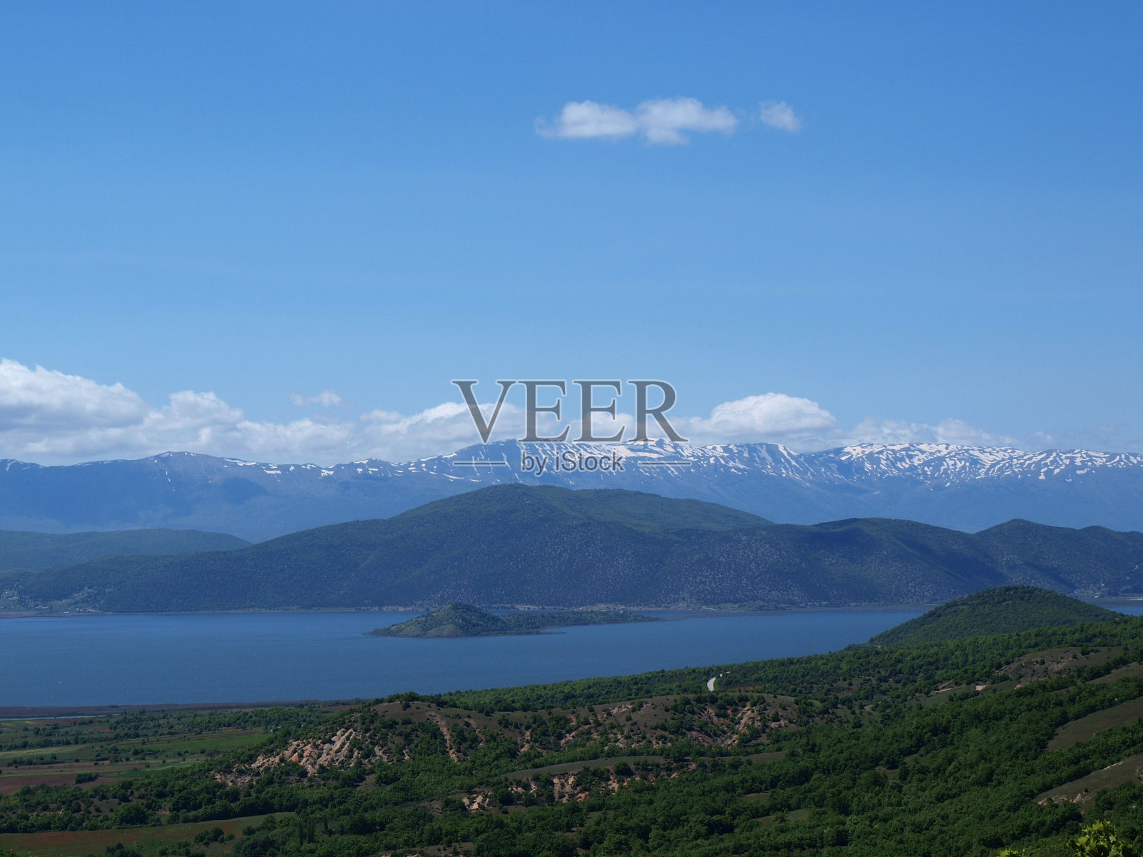 从上面看到的普雷斯帕湖照片摄影图片