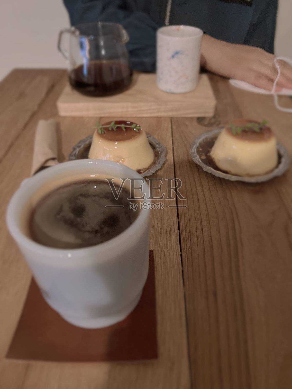 咖啡和零食照片摄影图片