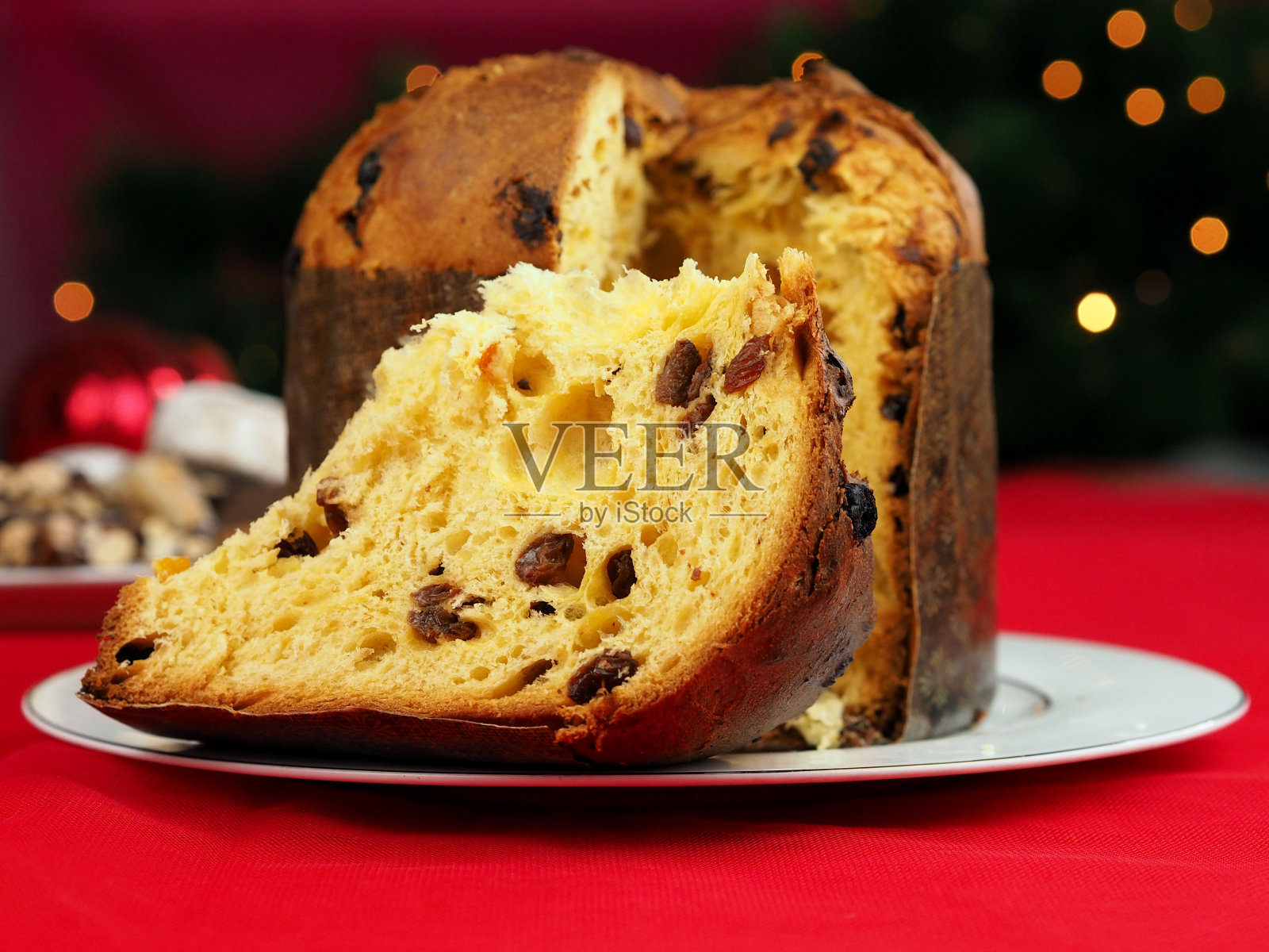 潘妮托妮。意大利传统圣诞蛋糕照片摄影图片