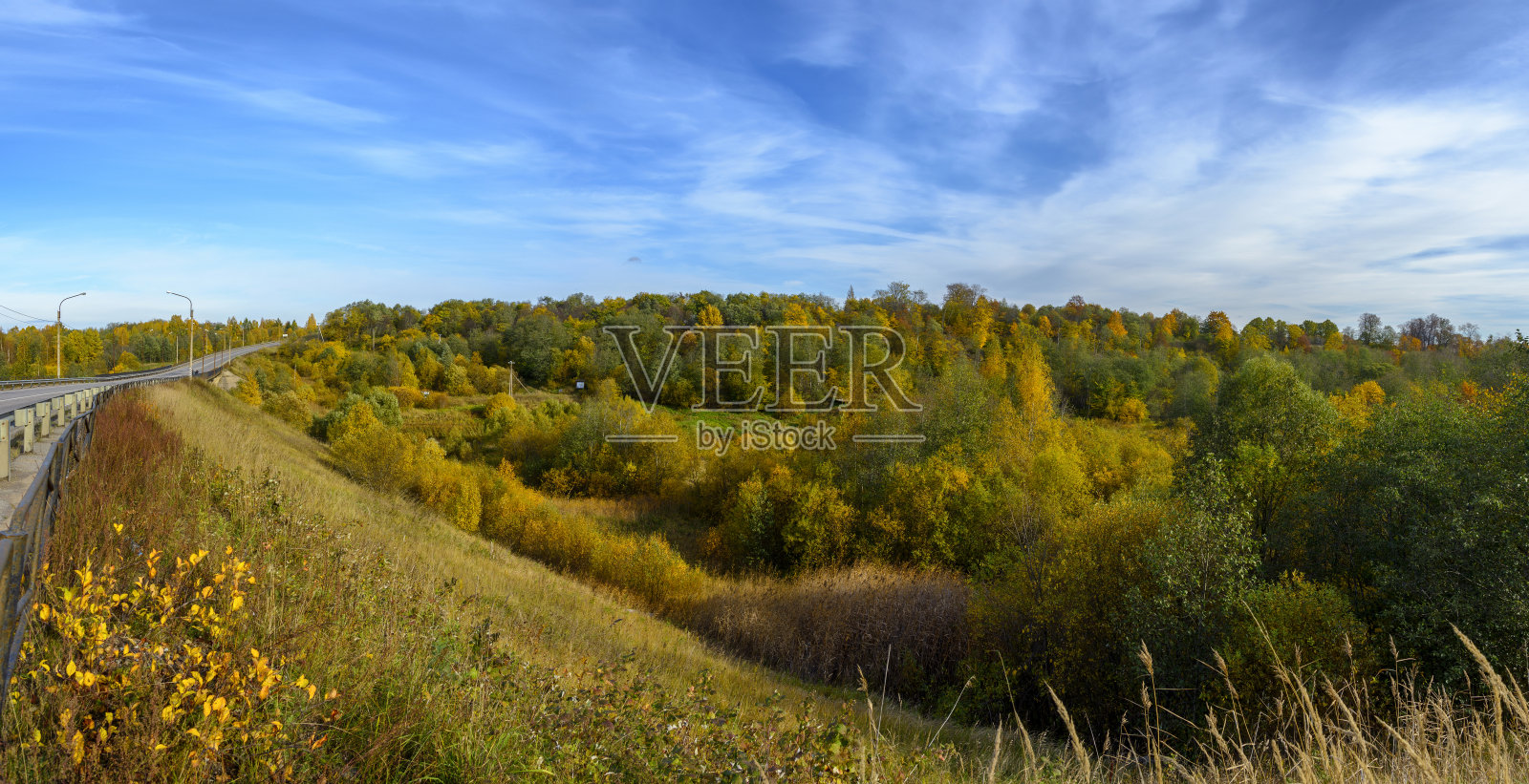 图:列宁格勒地区萨布林斯基保护区的托斯纳河照片摄影图片