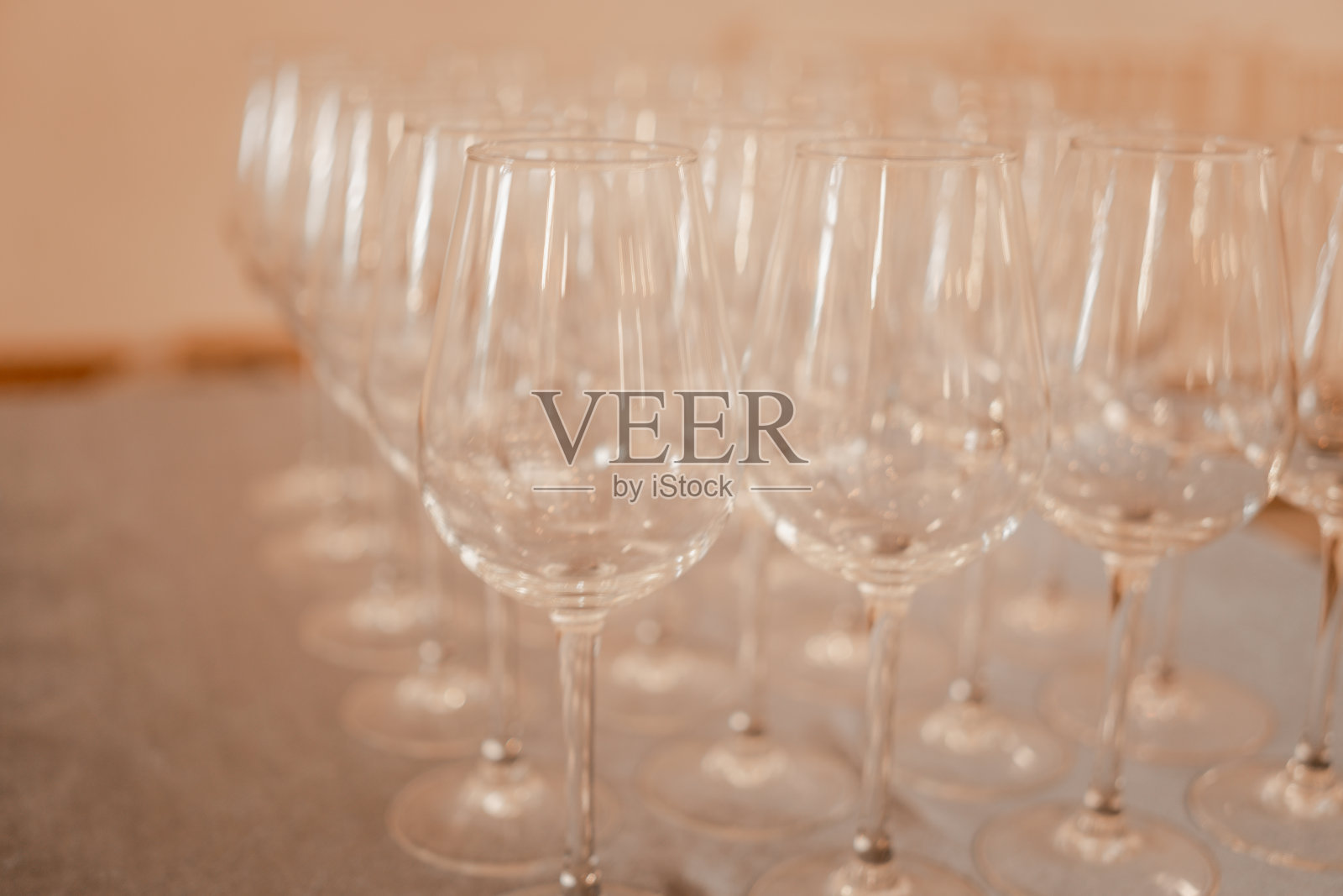 备用的空酒杯照片摄影图片