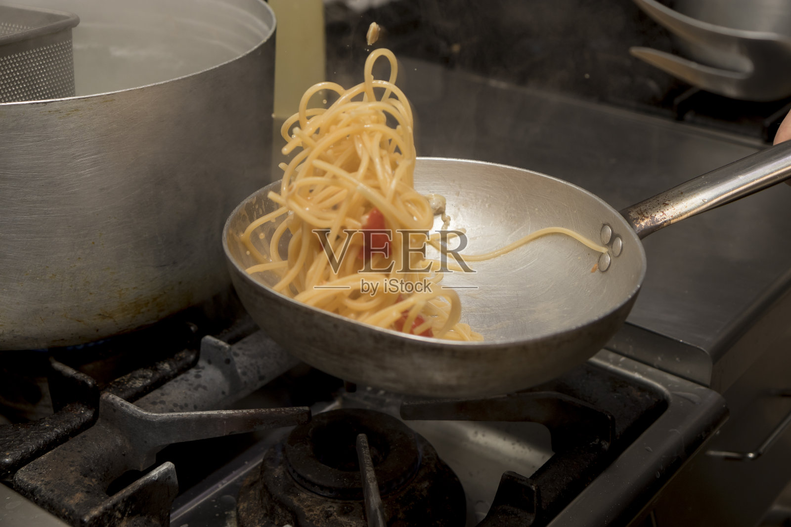 烹饪海鲜意大利面照片摄影图片