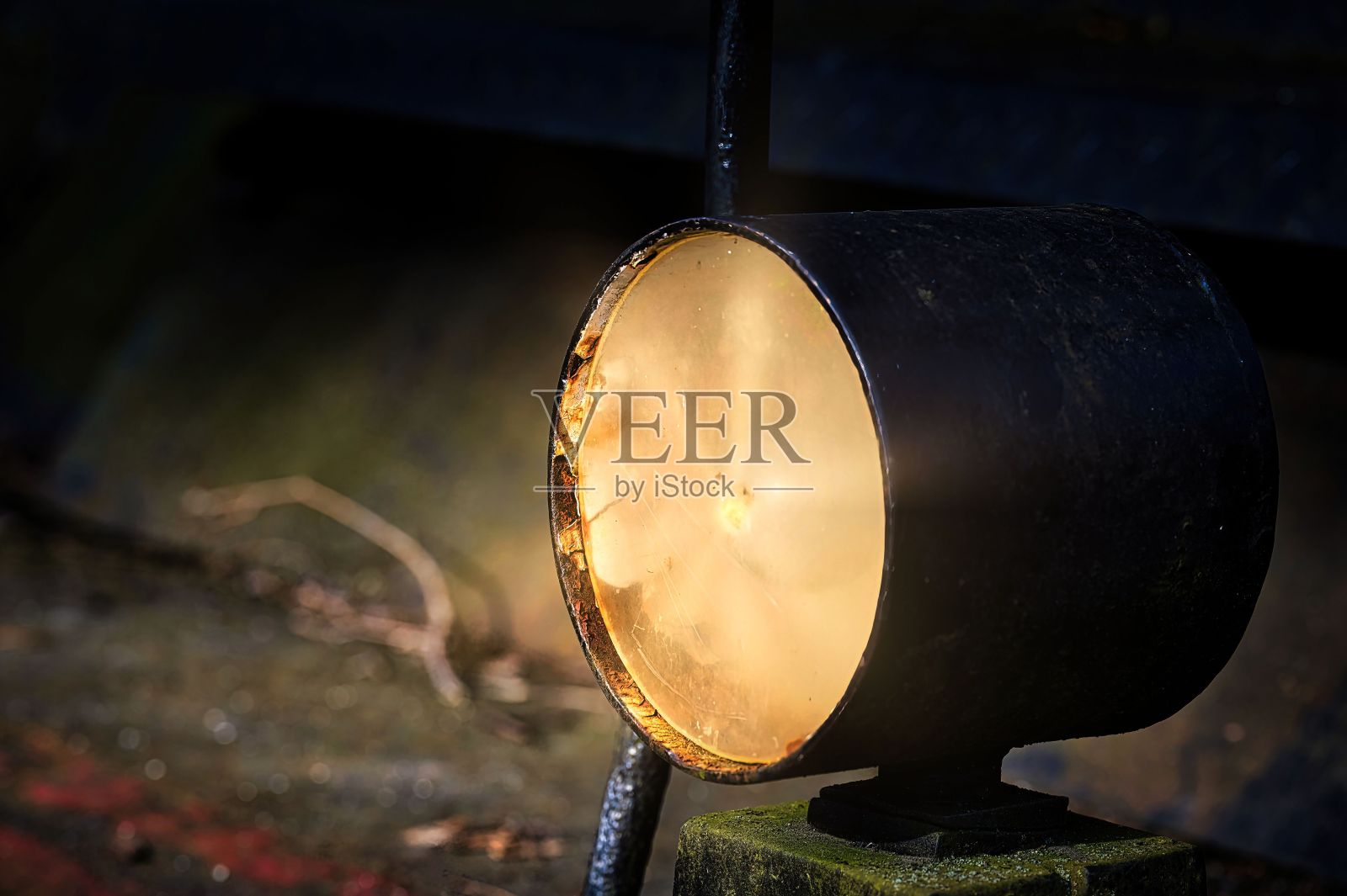 蒸汽机车的前灯。照片摄影图片