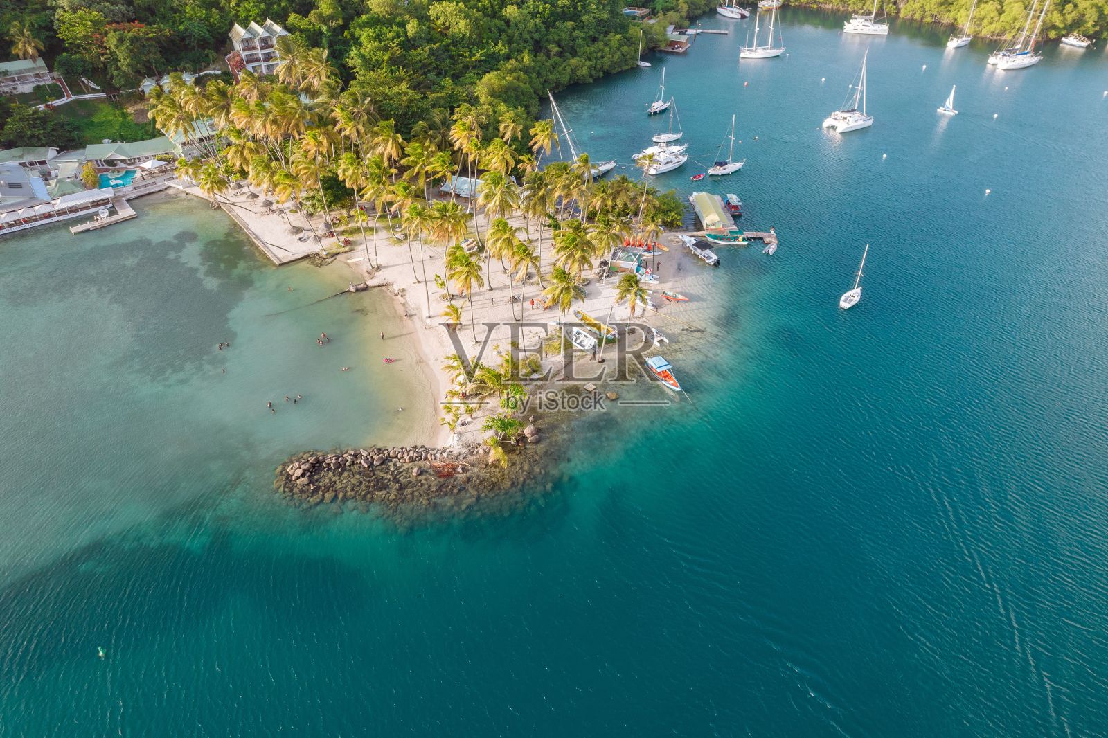 马里格特湾，圣卢西亚，西印度群岛的鸟瞰图。照片摄影图片