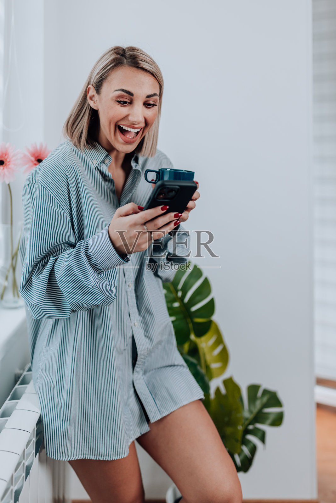 令人兴奋的消息照片摄影图片