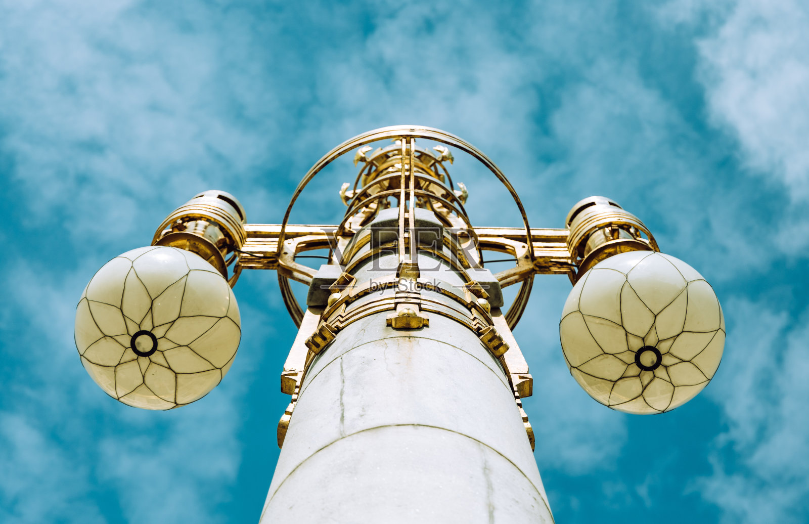 斯德哥尔摩一个美丽的灯柱的低角度拍摄照片摄影图片