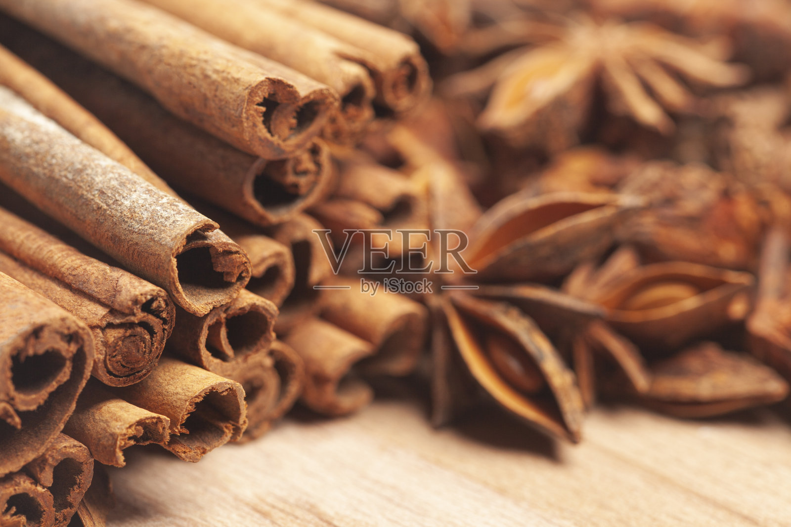 肉桂棒和八角星照片摄影图片
