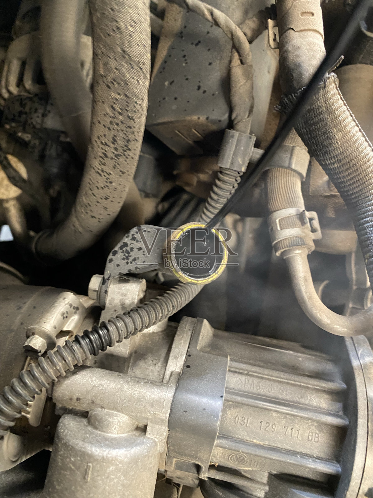 发动机压缩不良，损坏发动机照片摄影图片