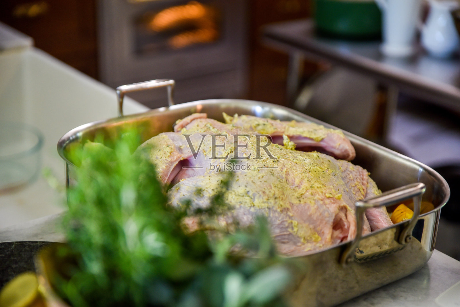 感恩节火鸡大餐准备照片摄影图片