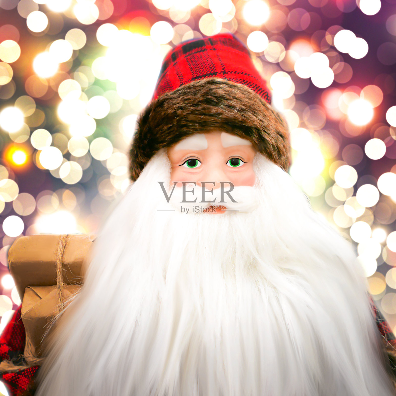 带着礼物的圣诞老人照片摄影图片