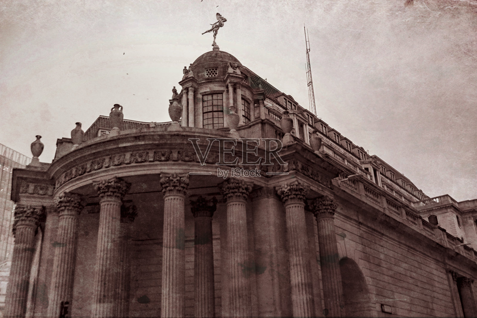 雾天的伦敦金融区照片摄影图片