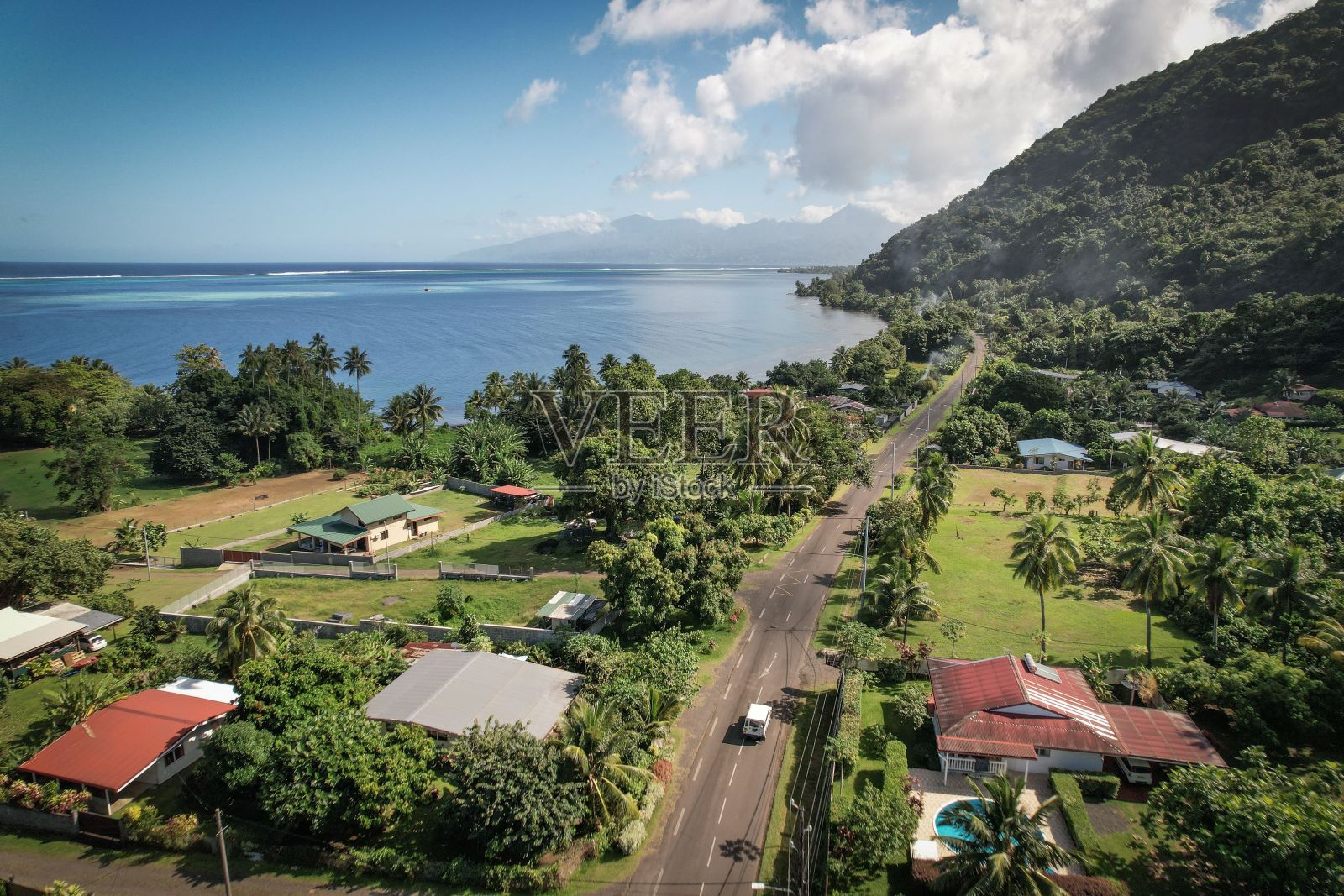 从塔希提岛上空照片摄影图片