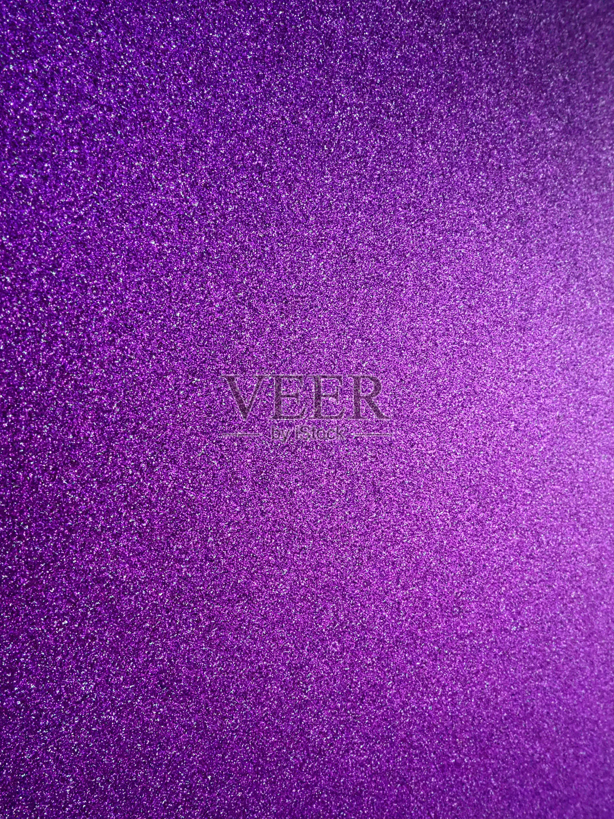 紫色闪亮的散景抽象背景。粉红色-紫丁香纸与闪光。节日的背景。照片摄影图片