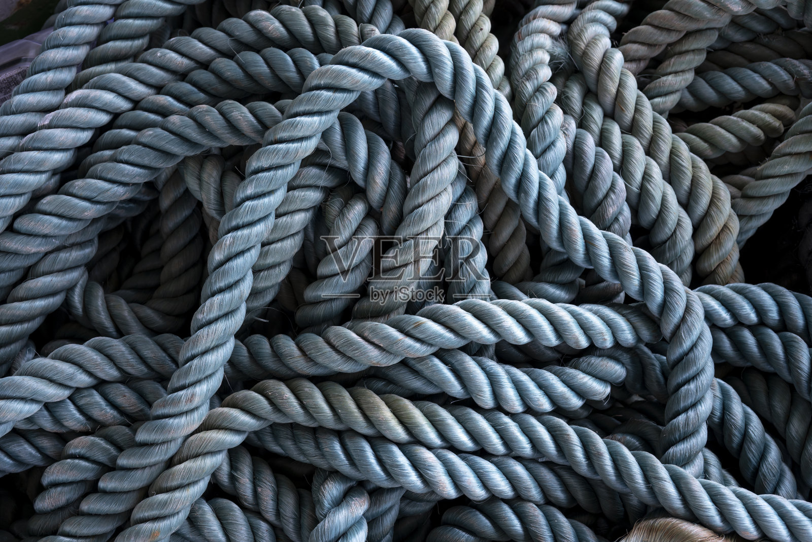 船上绳子的一部分照片摄影图片