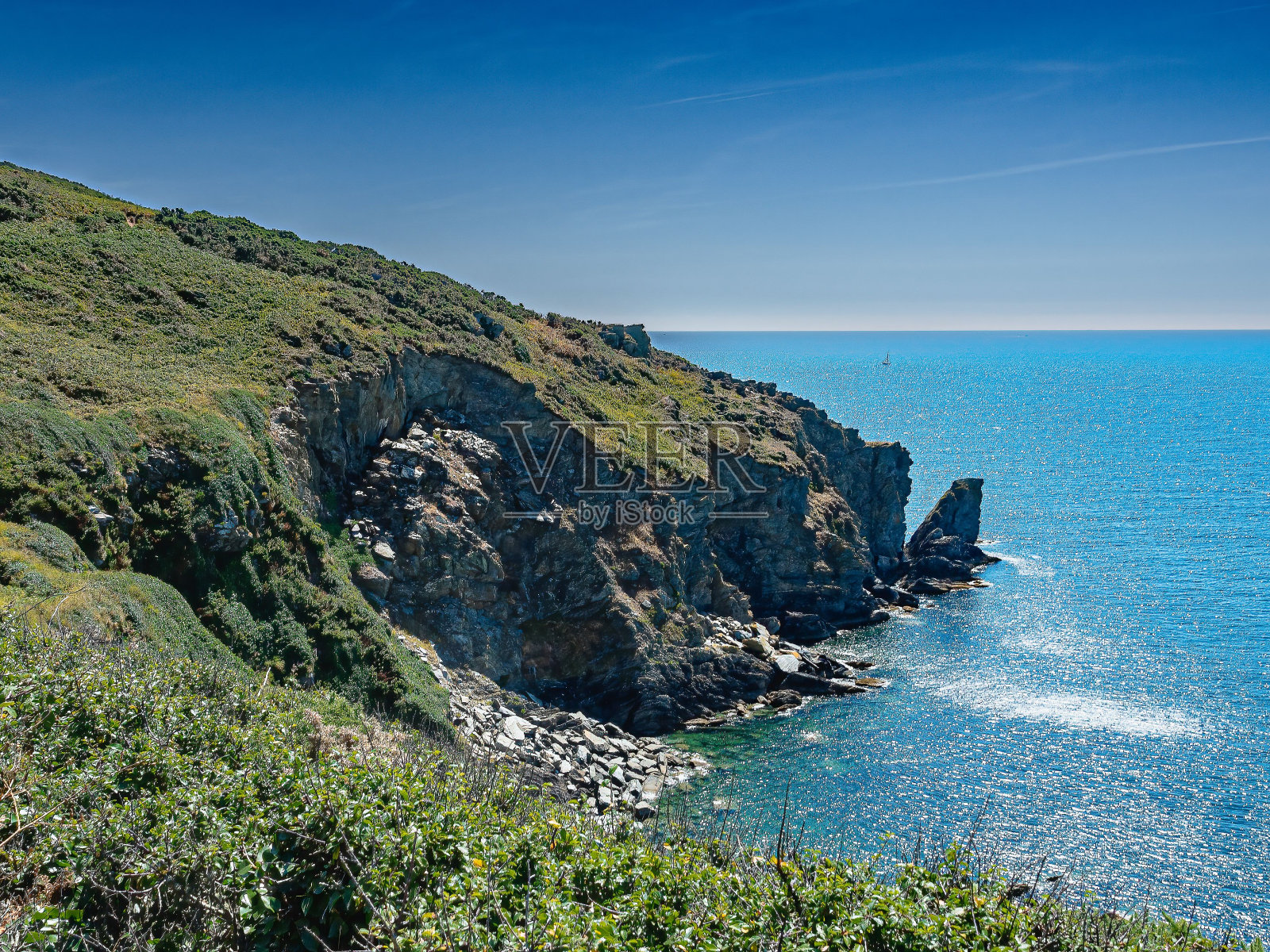 英国康沃尔山区附近美丽大海的鸟瞰图照片摄影图片