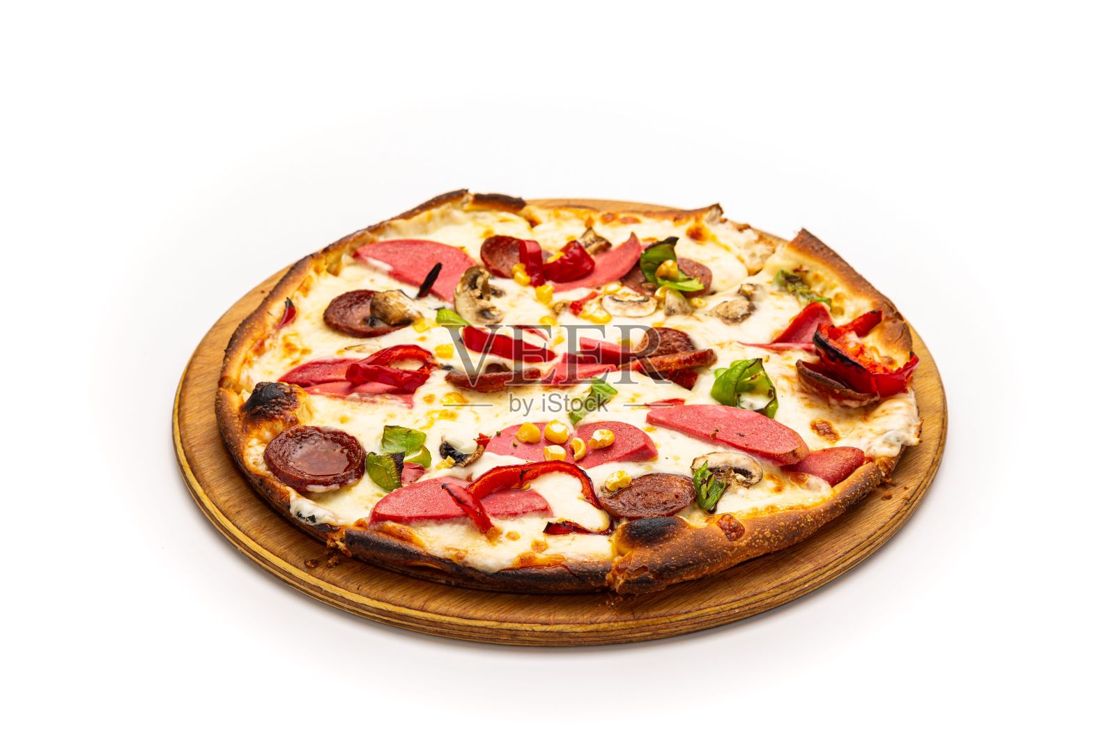 白色背景下的美味披萨特写照片摄影图片