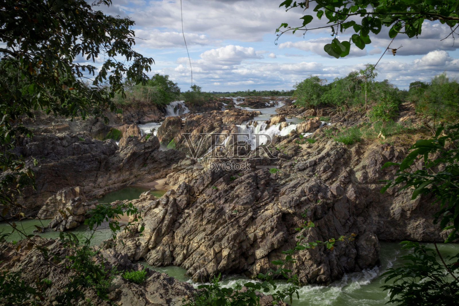 老挝南部栋空的湄公河三角洲照片摄影图片