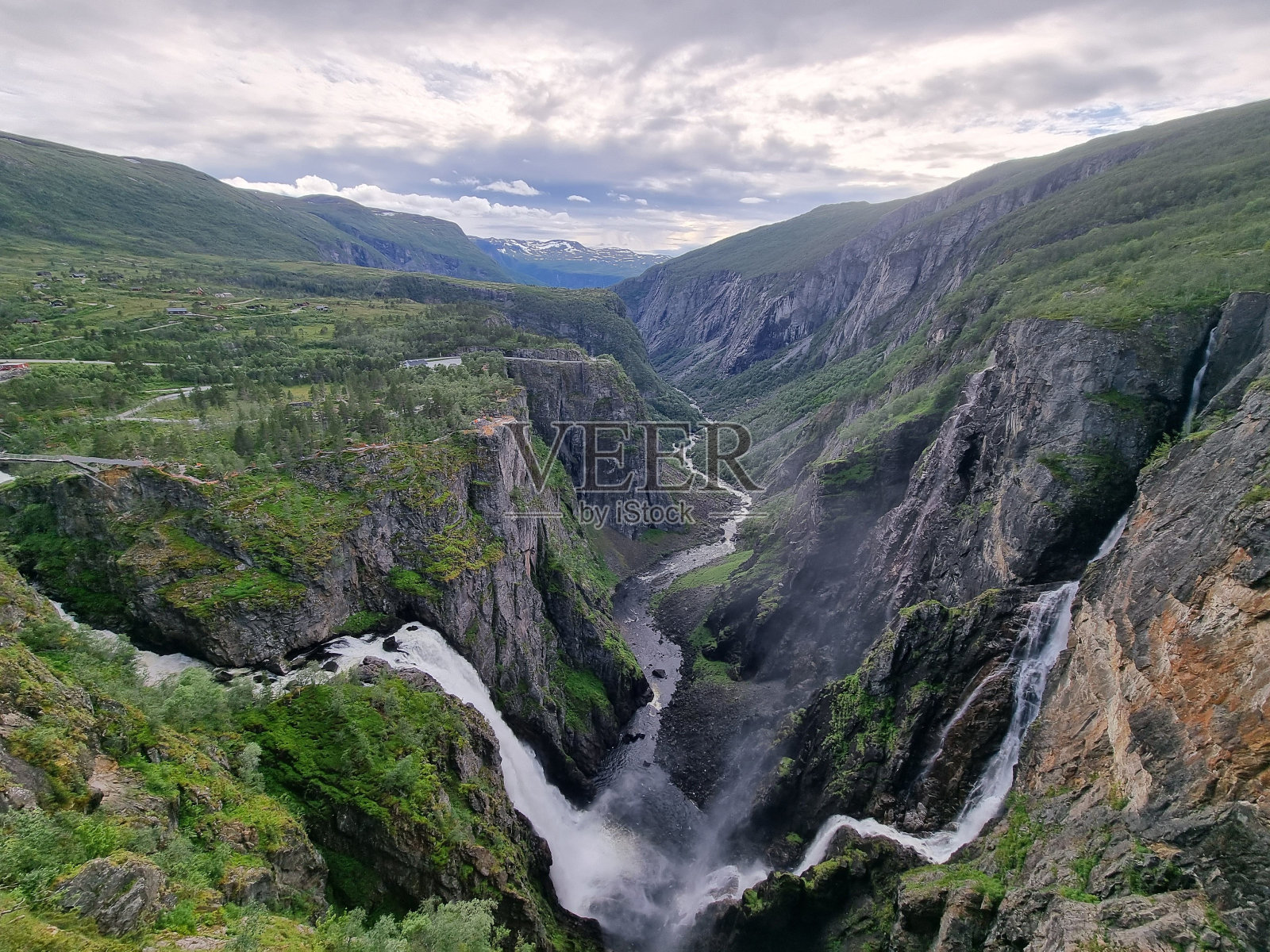 Voringfossen是挪威的一个旅游景点照片摄影图片