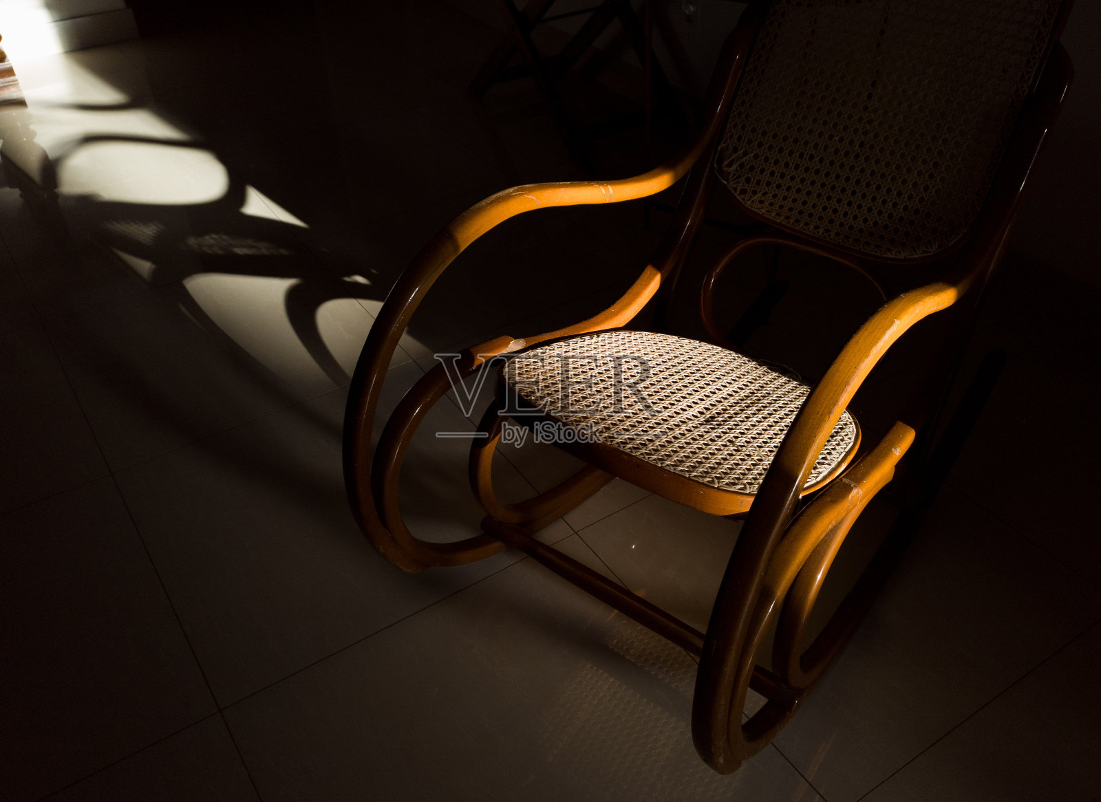 经典的复古摇椅照片摄影图片