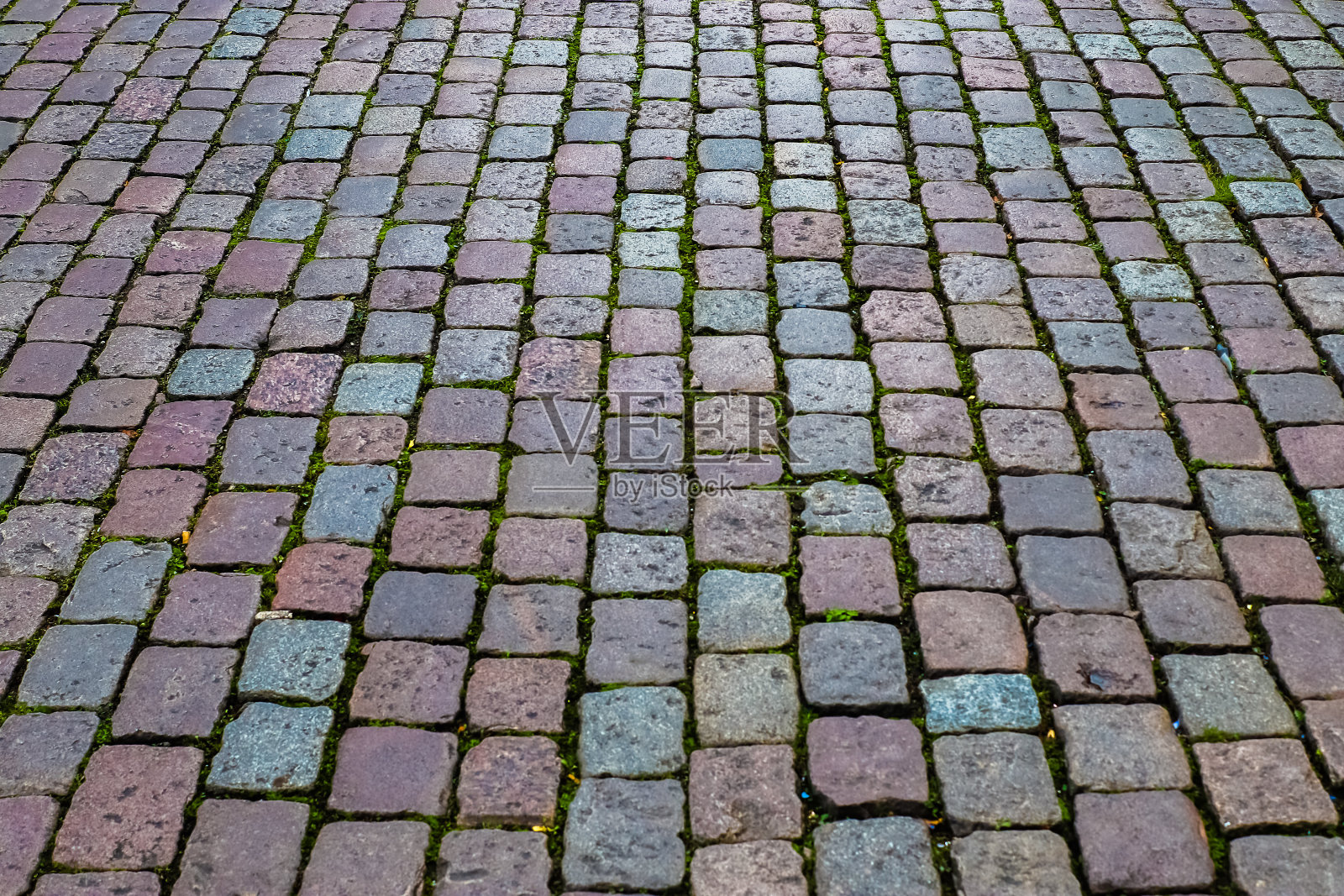 详细地接近古老的历史鹅卵石道路和人行道照片摄影图片