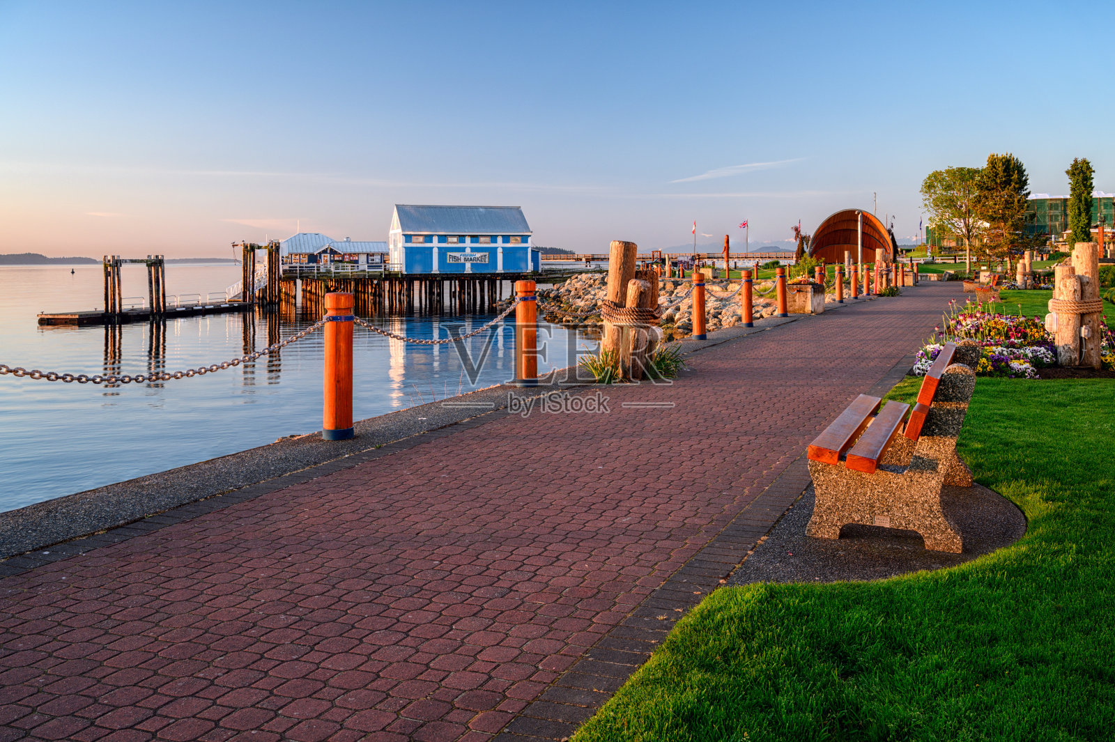 悉尼海滨，加拿大不列颠哥伦比亚省温哥华岛悉尼照片摄影图片