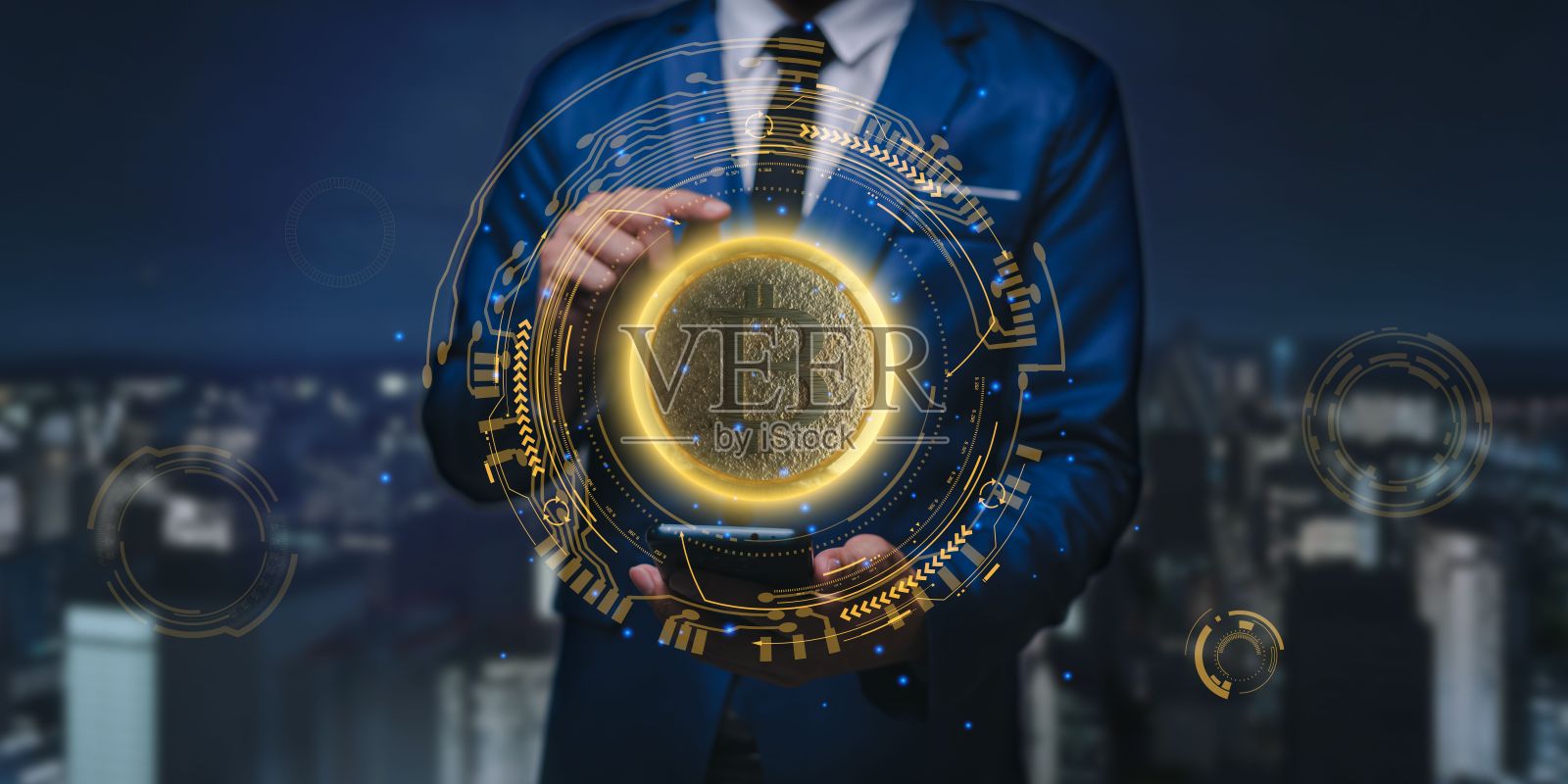 男子拿着他的智能手机交易加密货币比特币交易所的概念照片摄影图片