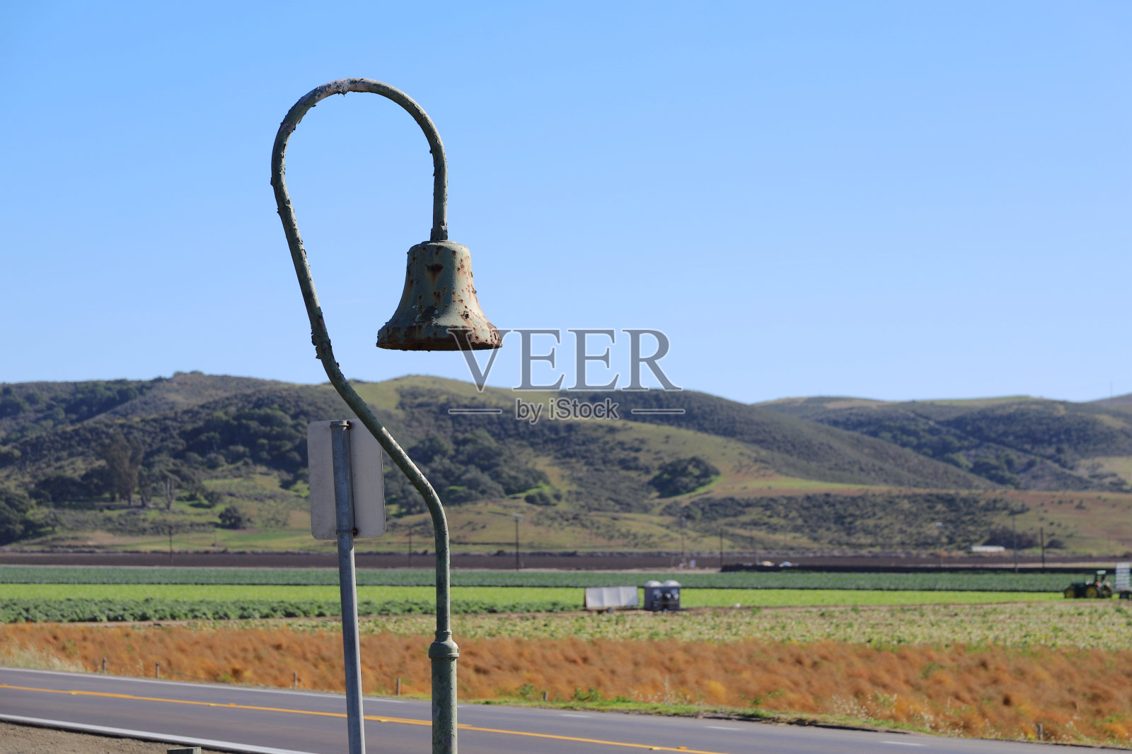 El Camino Real Bell outside of La Purísima Mission照片摄影图片